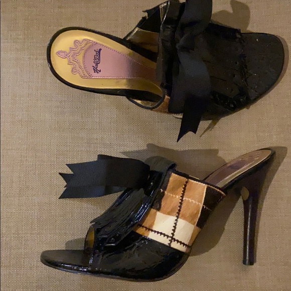 Espresso/ plaid heels - Picture 2 of 2